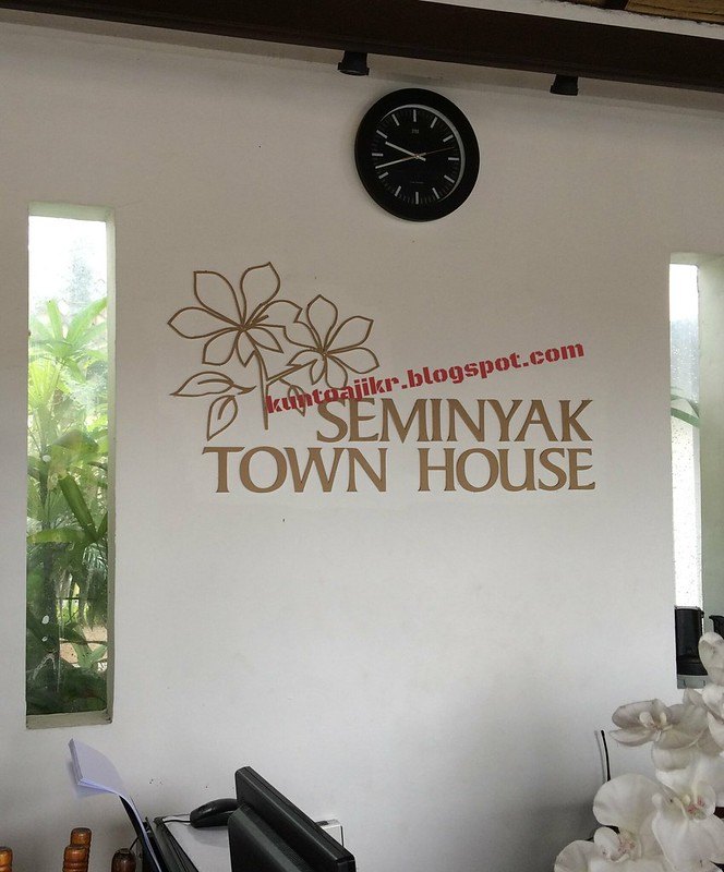 Logo Seminyak Town House Bali